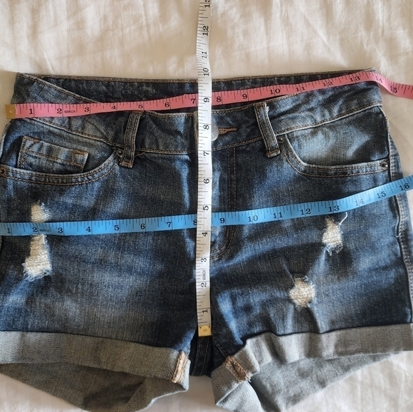 BDG mid rise 5 pocket Alexa shortie shorts size 25 - Picture 2 of 5